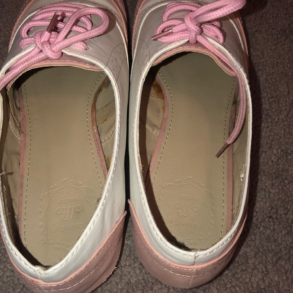 Flats . - Picture 4 of 6